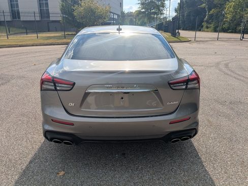 Certified 2022 Maserati Ghibli Modena Q4 AWD/4WD image 7