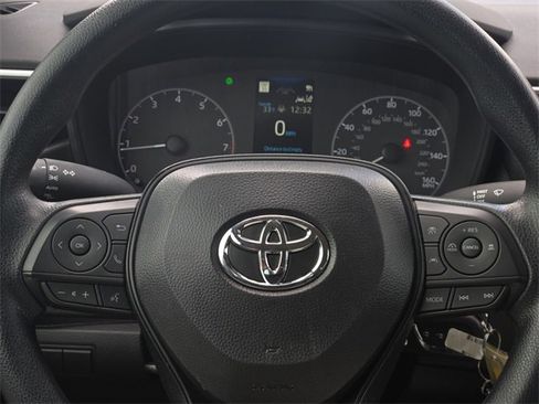 Certified 2025 Toyota Corolla LE image 25