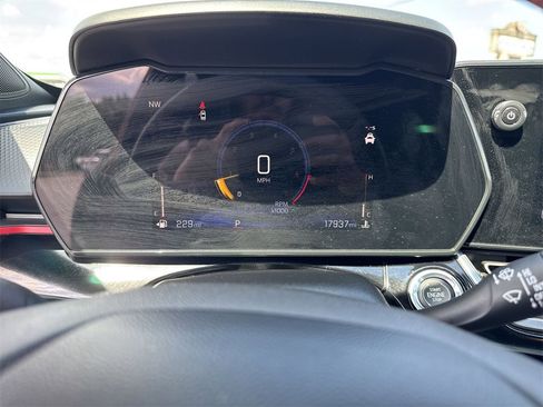 Used 2024 Chevrolet Trax RS w/ Sunroof Package image 15