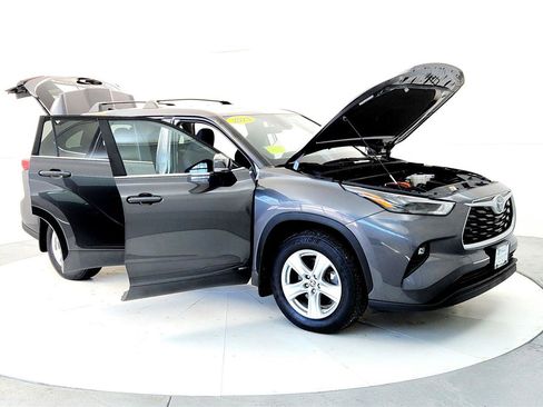 Used 2023 Toyota Highlander LE image 12