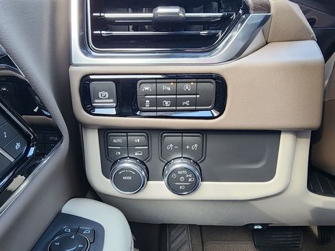 New 2026 GMC Yukon XL Denali w/ Sun & Power Step Package image 19