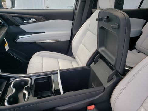 New 2026 Chevrolet Traverse High Country w/ LPO, Floor Liner Package image 29