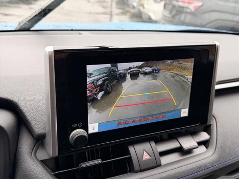 Used 2024 Toyota RAV4 SE w/ Convenience Package image 25