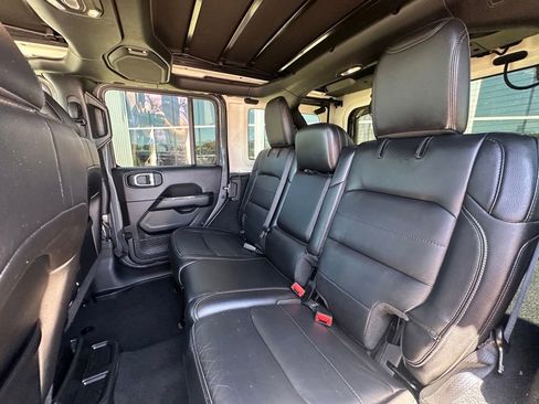 Used 2020 Jeep Wrangler Unlimited Sahara w/ Cold Weather Group AWD/4WD image 20