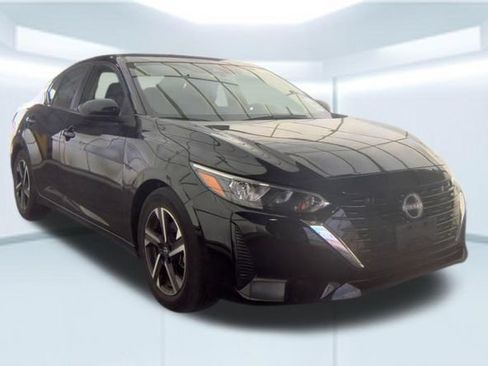Used 2025 Nissan Sentra SV FWD image 17
