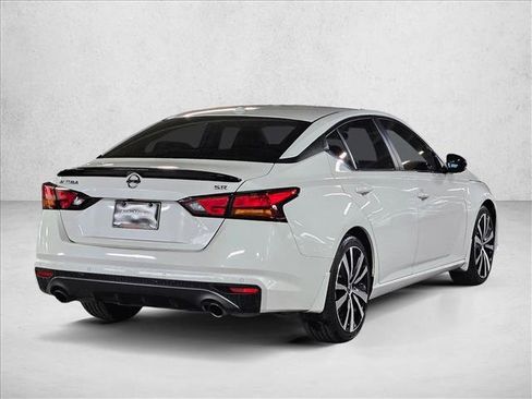 Used 2020 Nissan Altima 2.5 SR w/ Premium Package image 12