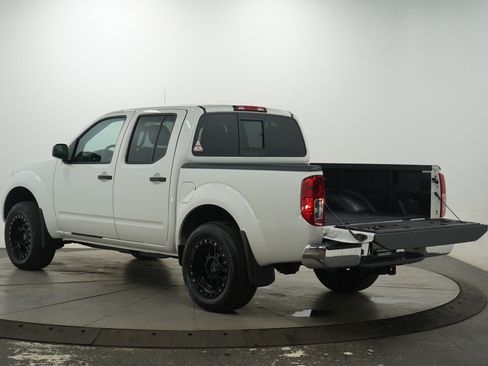 Used 2019 Nissan Frontier SV image 9