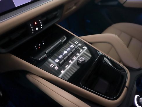 New 2026 Porsche Cayenne S image 15