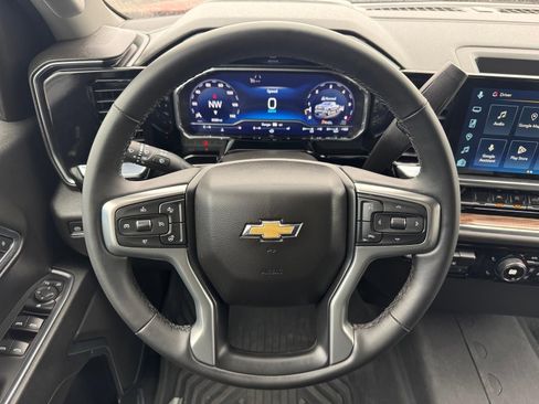 Used 2024 Chevrolet Silverado 1500 LT image 8