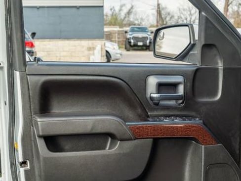 Used 2017 GMC Sierra 1500 SLE w/ SLE Value Package image 17