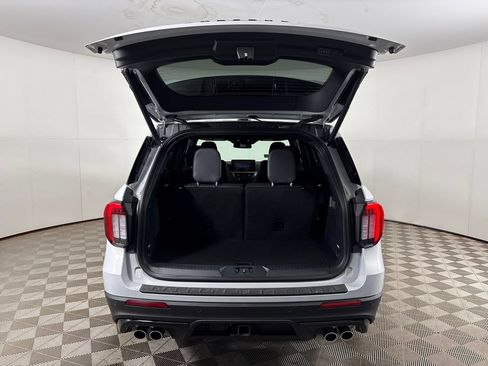 New 2026 Ford Explorer ST RWD image 24