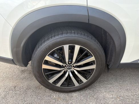 Used 2023 Nissan Pathfinder Platinum w/ Cargo Package image 5