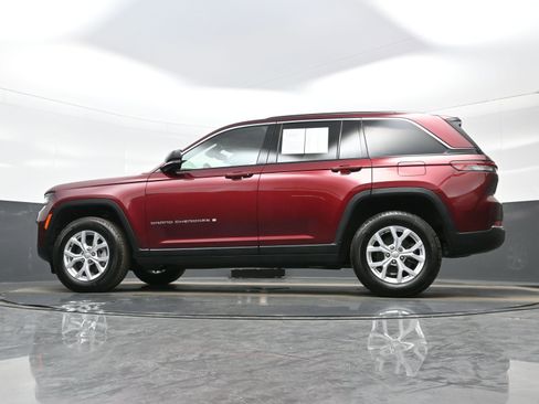 Used 2023 Jeep Grand Cherokee Limited image 28