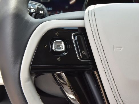 New 2026 Lincoln Aviator AWD image 25