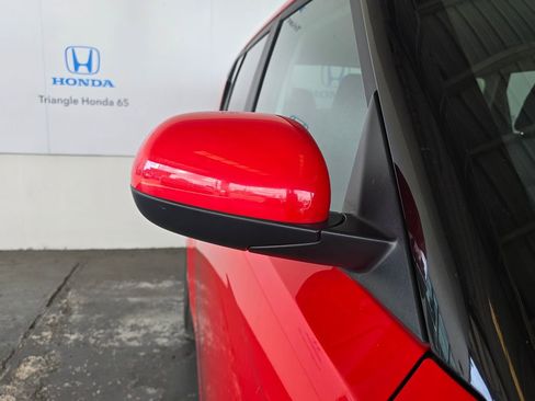 Used 2025 Kia Soul LX FWD image 28