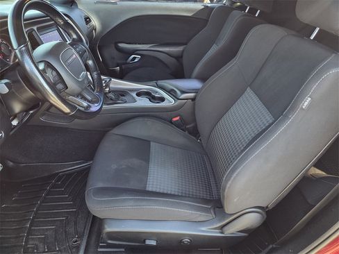 Used 2021 Dodge Challenger R/T image 10