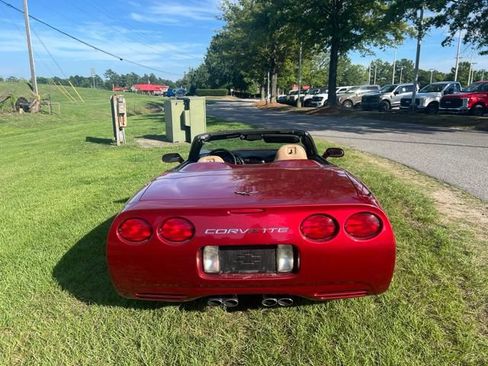 Used 2004 Chevrolet Corvette Convertible w/ Preferred Equipment Group RWD image 11