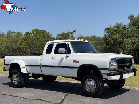 Used 1992 Dodge D/W Truck 350 AWD/4WD image 4