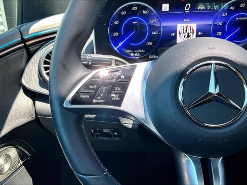 Used 2023 Mercedes-Benz EQE 500 4MATIC Sedan image 17