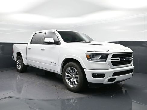 Used 2022 RAM 1500 Laramie w/ Sport Appearance Package image 9