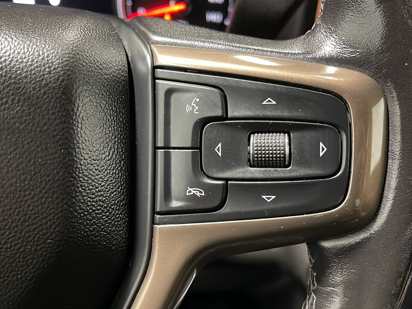 Used 2023 Chevrolet Silverado 3500 High Country w/ Safety Package II AWD/4WD image 7