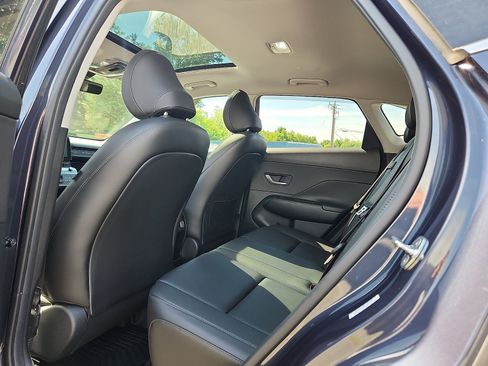 Used 2024 Hyundai Kona Limited AWD/4WD image 10