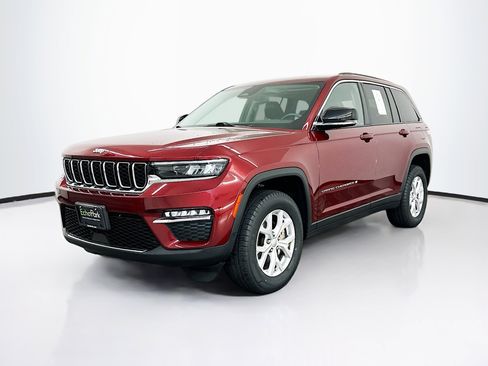 Used 2023 Jeep Grand Cherokee Limited AWD/4WD image 3