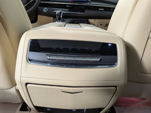 Certified 2024 Cadillac Escalade Premium Luxury AWD/4WD image 28