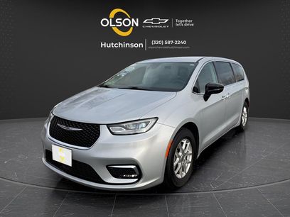 Used 2024 Chrysler Pacifica Touring-L