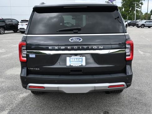 Used 2024 Ford Expedition Limited image 4
