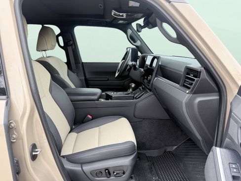 Used 2025 Lexus GX 550 image 56