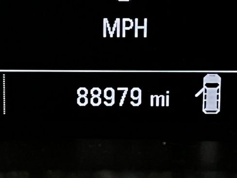 Used 2021 Chevrolet Equinox LS w/ LS Convenience Package image 11