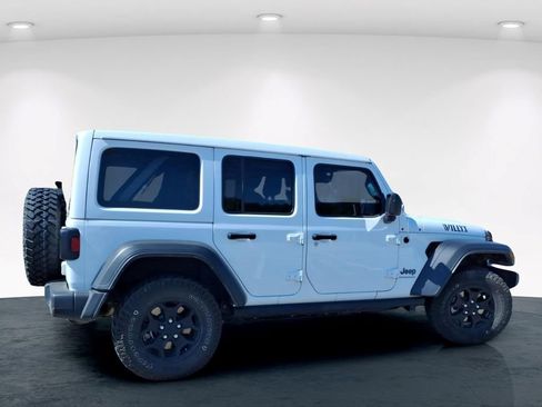 Used 2023 Jeep Wrangler Unlimited w/ Sun & Screen Package AWD/4WD image 13