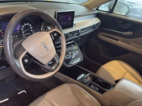 Used 2022 Lincoln Corsair AWD w/ Premium Package image 9