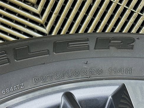 Used 2024 Nissan Armada SL w/ Captain's Chairs Package image 32