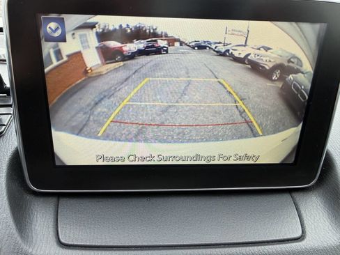 Used 2017 Toyota Yaris iA image 28