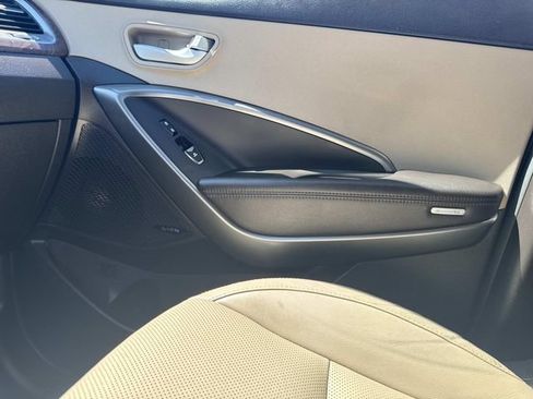 Used 2017 Hyundai Santa Fe Limited AWD/4WD image 22