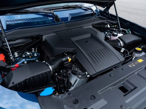 Used 2026 Land Rover Defender 110 OCTA image 21