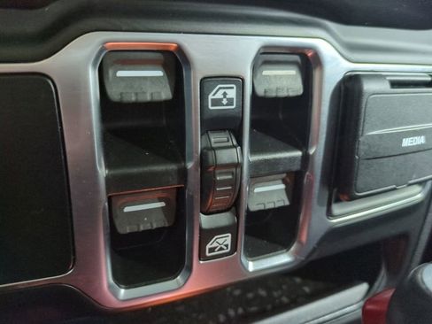 Used 2022 Jeep Wrangler Unlimited Sahara w/ Cold Weather Group image 29