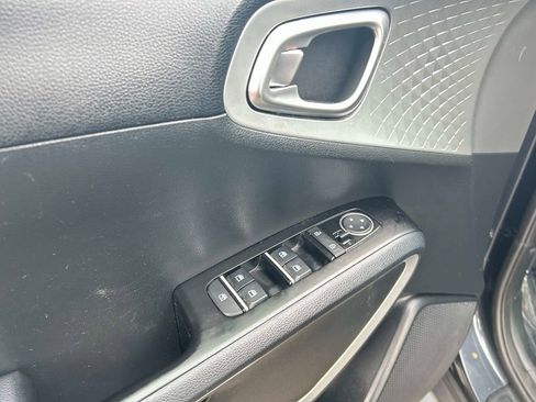 Used 2024 Kia Soul LX w/ Option Group 015 image 18