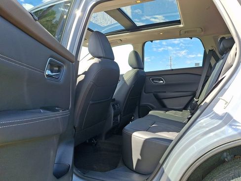 Used 2023 Nissan Rogue Platinum w/ Platinum Premium Package AWD/4WD image 10