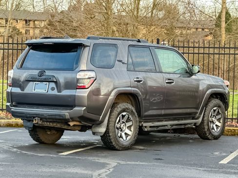 Used 2019 Toyota 4Runner TRD Off-Road image 3