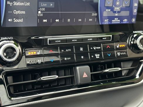 Used 2022 Toyota Highlander Platinum image 22