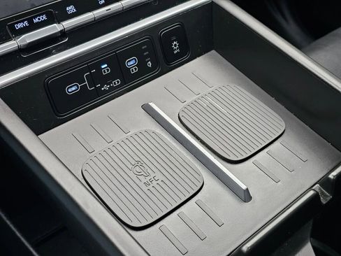 Used 2024 Hyundai Santa Fe Limited image 25