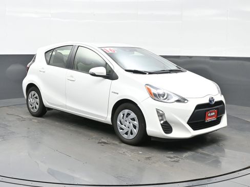 Used 2016 Toyota Prius C One image 8