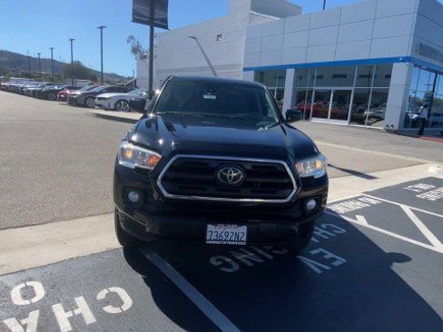 Used 2019 Toyota Tacoma SR5 image 3