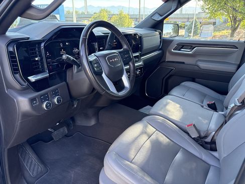 Used 2022 GMC Sierra 1500 SLT w/ X31 Off-Road Package AWD/4WD image 13