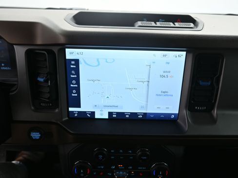 Used 2022 Ford Bronco Outer Banks image 18