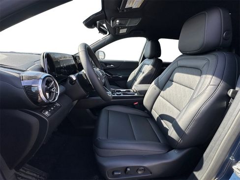 New 2026 Chevrolet Equinox LT w/ Convenience Package II image 9