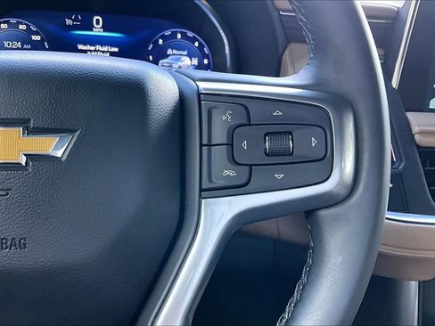 Used 2024 Chevrolet Suburban Premier image 23